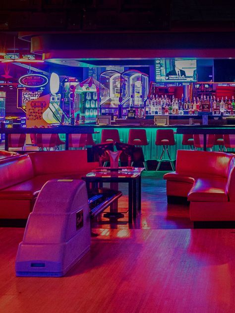 Bowling Alley & Party Venue in Wallington | Bowlero Retro Bowling Alley, Bowling Alley Party, Arcade Aesthetic, Diner Aesthetic, Photographie Indie, Roller Rink, American Graffiti, Retro Diner, Bowling Alley