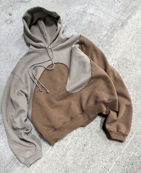 Hoodie Concept, Vintage Hoodies Aesthetic, Reworked Sweater, Reworked Hoodie, Reworked Clothes, Denim Pants Fashion, Diy Clothes Design, Concept Clothing, Diy Clothes Life Hacks