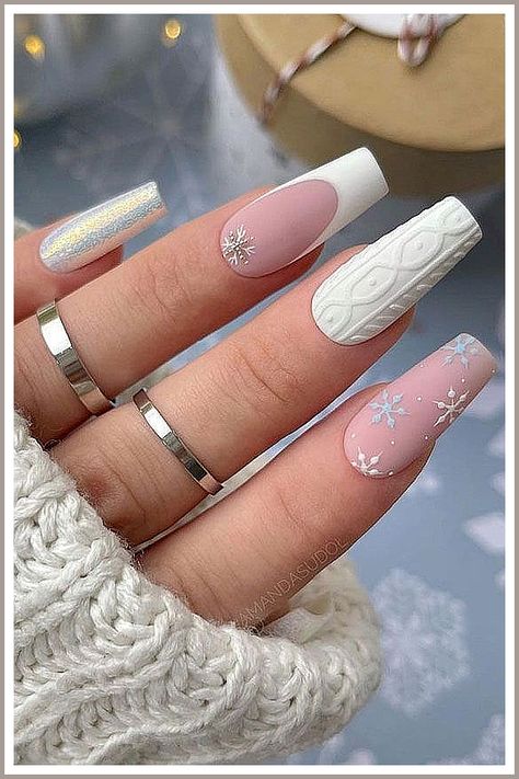 Winter Nails Easy - Have access to the fantastic brands and great products to meet your desire - Act Now and Visit Today! Emerald Green Nail Polish, Xmas Nail Designs, Santa Nails, Golden Nails, Pink Manicure, Classy Nail Designs, Winter Nails Acrylic, Sweater Nails, Snowflake Nails