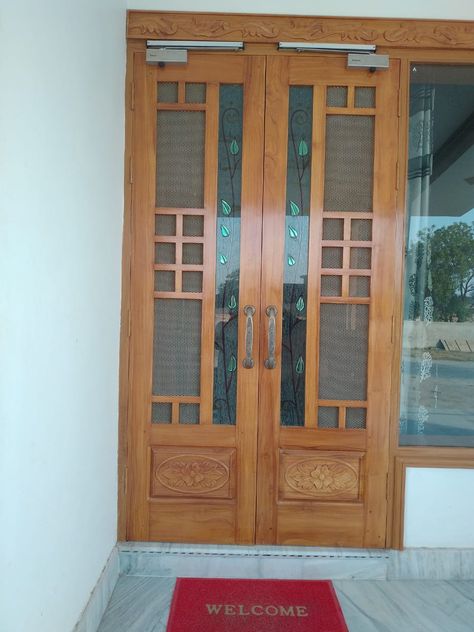 Double Door Net Design Wood, Main Door Jalli, Double Door Design Wood Jali, Jaali Door, Single Main Door Designs, Jali Door, Door Shutters, Latest Door Designs, Wooden Window Design