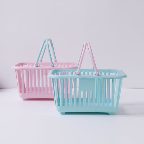 Grocery Basket, Ballon Party, Kids Baskets, Bathroom Basket Storage, Bathroom Baskets, Plastic Basket, Plastic Baskets, Fruit Storage, Plastic Laundry Basket