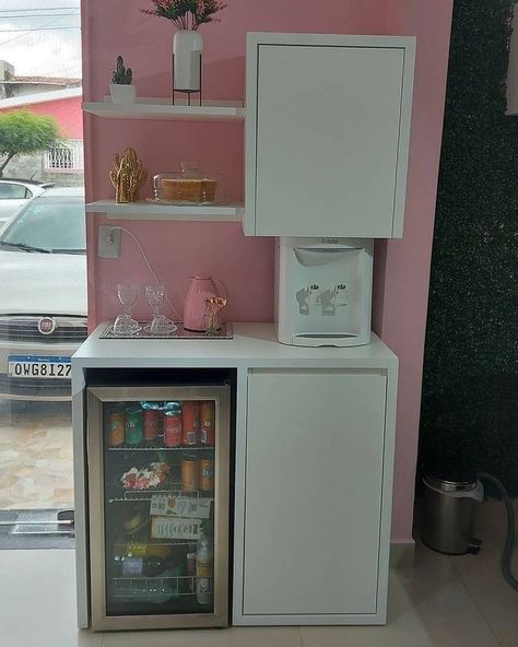 Eyebrow Shop Decor, Salon Snack Cart Ideas, Small Nail Area Ideas, Mini Nail Studio, Salon Snack Bar Ideas, Shed Nail Salon Ideas, At Home Nail Salon Room, Nail Room Decor Ideas, Esthetician Studio