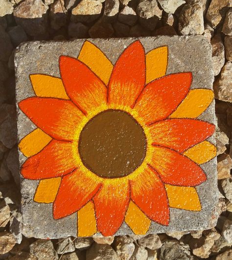 Painted Garden Stepping Stones, Painted Stepping Stones Concrete Pavers, Stepping Stones Painting Ideas, Painted Concrete Pavers, Monisorri Activities, Painted Pavers Ideas, Concrete Pavers Diy, Garden Edging Stones, Painted Bricks Crafts