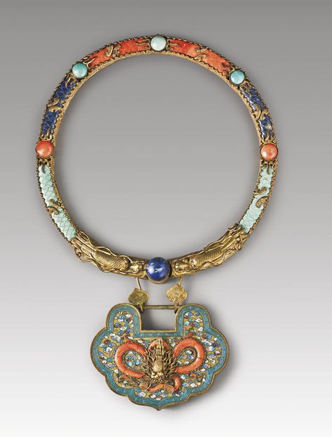 Qing Dynasty Jewelry, Ancient Necklace, Chinese Hair Accessories, Embellished Collar, Chinese Jewelry, Asian Jewelry, Tibetan Jewelry, Historical Jewellery, Ancient Jewelry