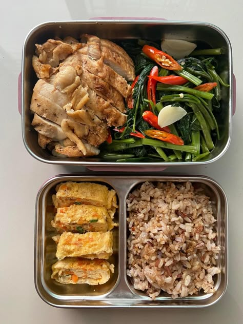 Protein Menu Ideas, Asian Packed Lunch, Japanese Bento Aesthetic, Aesthetic Bento Box Lunch, Korean Lunch Box Aesthetic, Japanese Bento Box Aesthetic, Obentou Ideas, Korean Lunch Box Ideas, Bento Box Lunch Aesthetic