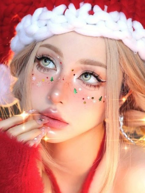 Korean Christmas makeup look: christmas freckles