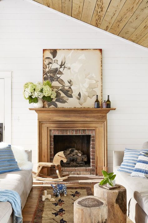 fireplace mantel ideas antique wood Fireplace Mantel Ideas, Wood Fireplace Surrounds, Fireplace Mantel Designs, Cottage Fireplace, Mantel Ideas, Mantel Design, Real Estat, Fireplace Mantel Decor, Farmhouse Fireplace