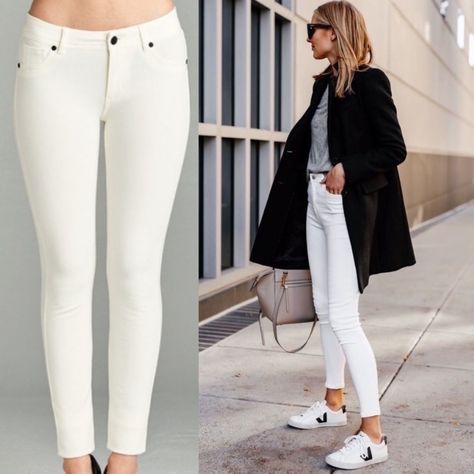 Super Soft And Stretchy Skinny Jean Pants Perfect With Chunky Sweater, Tank, Heels Or Boots, To Dress Up Or For Casual Look Color: White Size: Based On Measurements Medium Flat Lay Measurements: 28” Waist, 8” Front Rise, 11” Back Rise, 29” Inseam Material: 68% Rayon, 27% Nylon, 5% Spandex Reasonable Offers Welcomed Brand New, No Flaws Pants Low Rise, Jeans Outfit Fall, White Jeans Outfit, Jeans Street Style, Summer Closet, Jean Pants, White Denim Jeans, Summer Chic, Sweater Tank