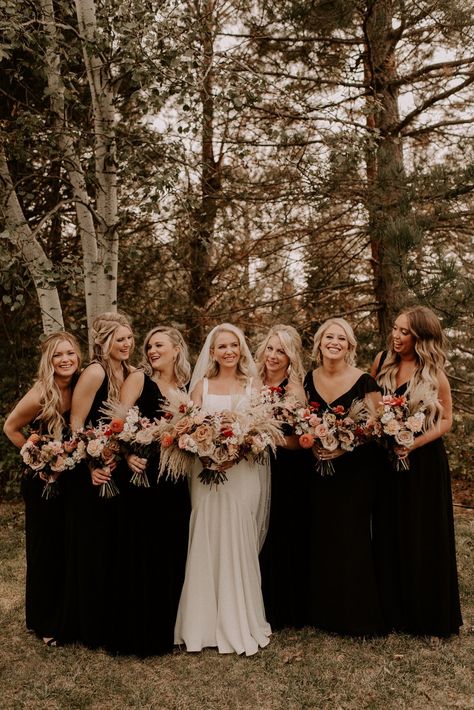 Black Bridesmaid Dresses Fall, Warm Tone Wedding, Autumn Wedding Dress Bridesmaid, Black Bridesmaid Dress Mismatched, Bouquets Bridesmaids, Fall Wedding Bridesmaids, Fall Bridesmaids, Bridesmaid Dresses Boho, Black Bridesmaid