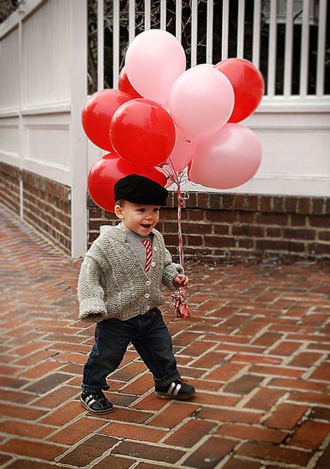 pink-red-balloons-valentine Valentines Photography Couples, Valentines Baby Photos, Valentines Day Photoshoot, Selamat Hari Valentine, Toddler Pictures, Valentine Photo Shoot, Toddler Photoshoot, Kind Photo, Valentine Picture