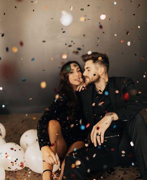 Disco Photoshoot, Night Before Wedding, New Year Photoshoot, Lovers Photos, Anniversary Photoshoot, Party Photography, Couple Photoshoot Poses, Fall Photoshoot, Photo Poses For Couples