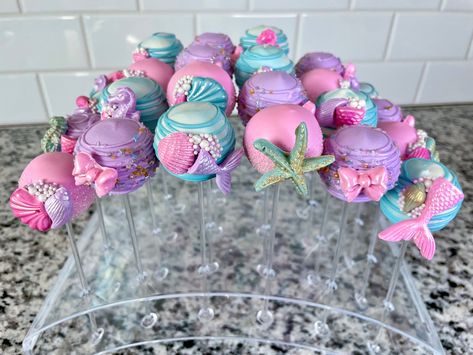 Mermaid Themed Cake, Mermaid Theme Cake, Mermaid Cake Pops, Mermaid Party Food, Themed Cake Pops, Mermaid Birthday Cake, Underwater Birthday, Mermaid Pool Parties, Cake Pop Decorating