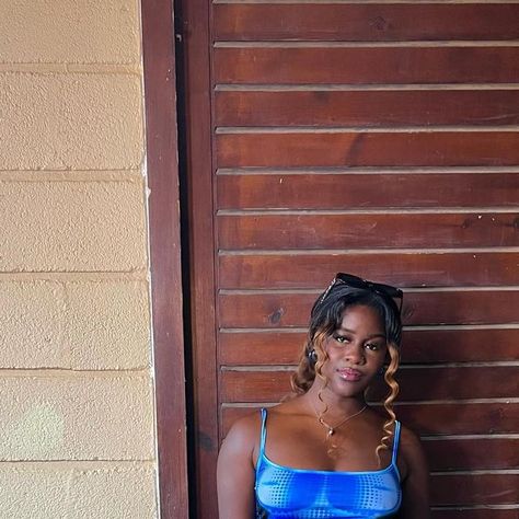 Hannah Williams on Instagram: "If looks could kill 💙" Hannah Williams, If Looks Could Kill, Holiday Outfits, On Instagram, Instagram