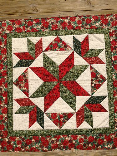 Star Wall Hanging, Christmas Quilting Projects, Wall Hanging Quilt, Christmas Quilt Blocks, Christmas Patchwork, Christmas Quilt Patterns, Hanging Quilts, Christmas Wall Hangings, Miniature Quilts