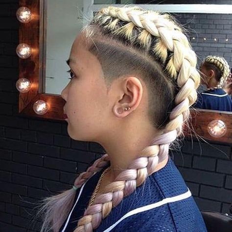 Undercut Hairstyles Women, Braids With Shaved Sides, Undercut Long Hair, Half Shaved Hair, Shaved Side Hairstyles, Shaved Hair Designs, Side Hairstyles, Shaved Sides, Undercut Hairstyles