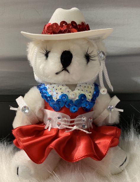 drill team bear for homecoming mum Drill Team Mums Homecoming, Drill Team Gift Ideas, Drill Team Mum, Drill Team Homecoming Mum, Hot Pink Homecoming, Big Homecoming Mums, Mum Homecoming, Hoco Mums, Team Crafts