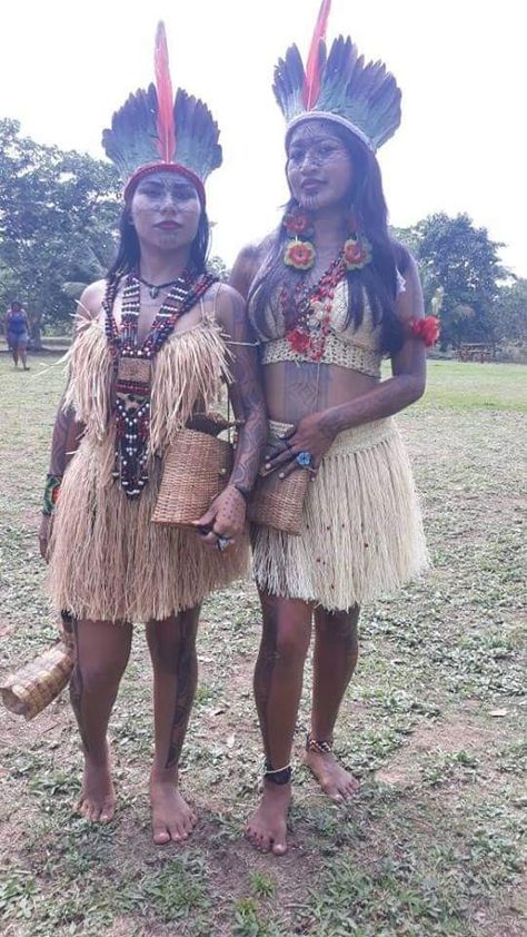 Native American Queen, Zulu Women Beauty, American Indian Girl, Native American Pictures, Native American Photos, Native American Peoples, Native American History, American Beauty, World Cultures