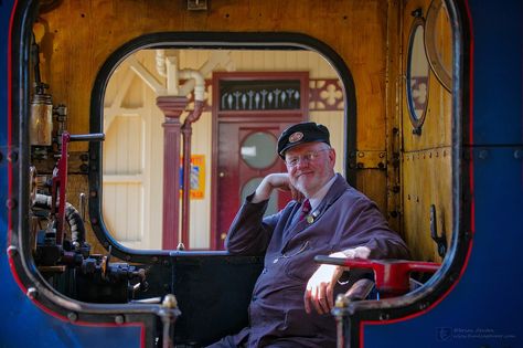 Train Reference, Train Cabin, Train Driver, Train Conductor, Railroad Pictures, Steam Locomotive, The Train, My Images, Old School