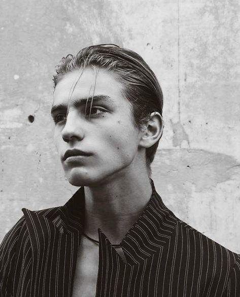 Gelled Back Hair Men, Fly Trap, Mens Editorial, Slick Back, Portrait Photos, Slicked Back Hair, Blonde Boys, Slick Hairstyles, Aesthetic People