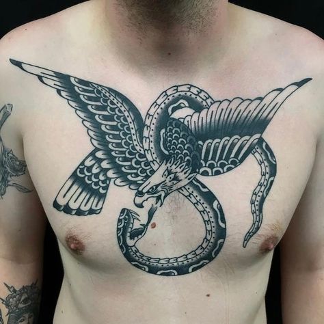 Snake Chest Tattoo, Coolest Tattoo, Eagle And Snake, Eagle Snake, Crazy Videos, Eagle Tattoos, Traditional Tattoo Design, Traditional Tattoos, Chest Piece