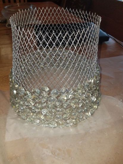 Start at the bottom and work your way up Crystal Lampshade Diy, Diy Bead Chandelier, Light Fixture Diy, Diy Lighting Ideas, Light Fixture Makeover, Chandelier Makeover, Diy Light Fixtures, Dining Room Light Fixtures, Old Lights