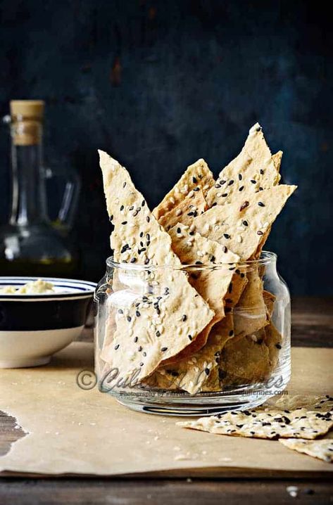 Healthy Crisp, Lavash Recipes, Healthy Crisps, Healthy Crackers, Baked Crackers, Savoury Biscuits, Homemade Crackers, Cracker Recipes, Hors D'oeuvres