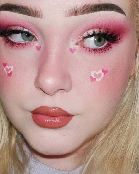 Pink Makeup Looks Hearts, Hearts On Cheeks Makeup, Heart On Cheek Makeup, Cute Makeup Looks Aesthetic Pink, Kawaii Pink Makeup, Heart Cheek Makeup, Pink Heart Eye Makeup, Pink Graphic Makeup, Pink Fantasy Makeup