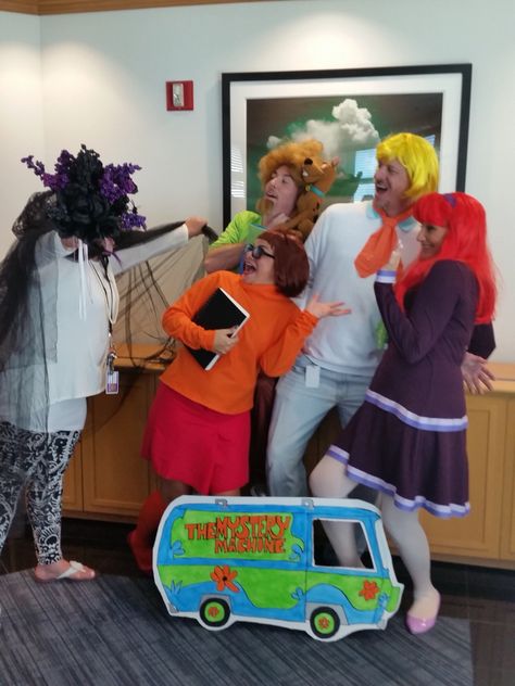 #scoobydoo gang #diy #halloween #groupcostume Scooby Doo Costumes, Group Costumes, Halloween 2023, Diy Halloween, Costume Ideas, Scooby Doo, Pixar, High Chair, Halloween