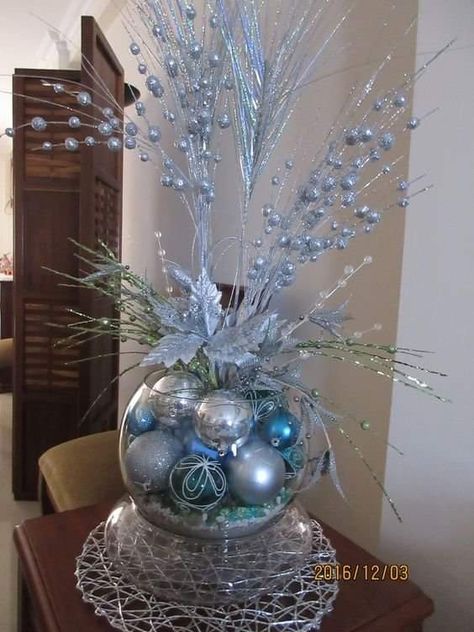 Christmas Centerpieces Cheap, Blue Christmas Tree Decorations, Xmas Centerpieces, Christmas Decorations Centerpiece, Dollar Tree Christmas Decor, Christmas Centers, Blue Christmas Decor, Christmas Tree Decorating Themes, Christmas Candle Decorations