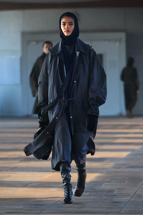 Fall 2023 Menswear, Paris Fashion Week Runway, Sweater Trends, Fashion Week Runway, Double Breasted Jacket, Fall 2023, Performance Art, Paris Fashion, Paris Fashion Week