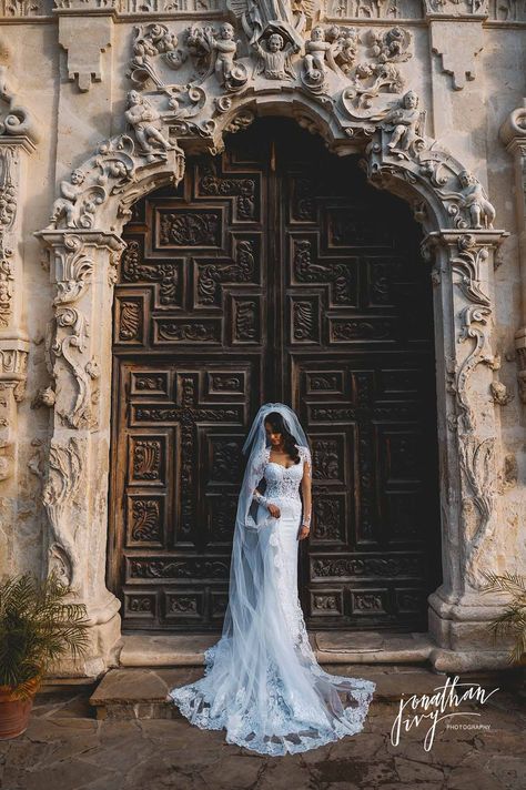 Mission San Jose Bridal Photos take at the most beautiful San Antonio Bridal Location in San Antonio. Mission Bridals from Jonathan Ivy Photography. Mission San Jose San Antonio, San Antonio Photography Locations, Ivy Photography, San Juan Capistrano Wedding, Bday Photoshoot, San Antonio Photography, San Antonio Missions, Mission San Juan Capistrano, Desert Photoshoot