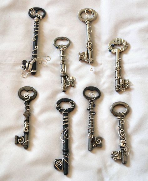 Old Key Crafts, Skeleton Key Jewelry, Key Crafts, Old Keys, Bijoux Fil Aluminium, Key Jewelry, Antique Keys, Repurposed Jewelry, Steampunk Jewelry