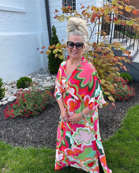 Breathe in sweet summer air in this fabulous new arrival 💕 Shop our Courtyard Garden Floral Maxi Dress @poppylaneplus.com #floraldress #maxidress #summertimevibes #sunny #plussizestyle #curvyootd #poppylaneplus #curvyfashion #poppylanetroy #summerstyle Sweet Summer, Courtyard Garden, Single Women, Floral Maxi, Athletic Wear, Curvy Fashion, Floral Maxi Dress, Sweater Jacket, Summer Time