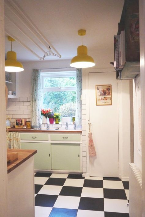 Before & After: 1950's Kitchen Renovation Gets A Modern Update | Apartment Therapy 1950’s Kitchen, Checkered Floor, Model Dapur, Funky House, 1950s Kitchen, Kabinet Dapur, Kitchen Renovations, Bright Kitchens, Kitchen Diner