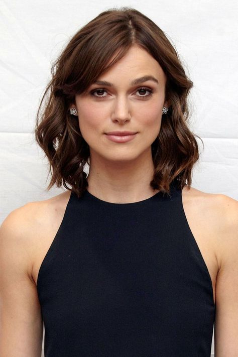 Keira Knightley Hair And Hairstyles On Red Carpet (Vogue.com UK) Keira Knightley Hair, Undercut Bob, Long Face Shapes, Square Face Hairstyles, Face Shape Hairstyles, Square Face Shape, Square Faces, Keira Knightley, Amanda Seyfried