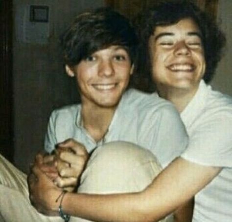 Larry stylinson One Direction Fotos, هاري ستايلز, Four One Direction, Princess Parking, Larry Shippers, One Direction Photos, I Believe In Love, Louis And Harry, One Direction Pictures