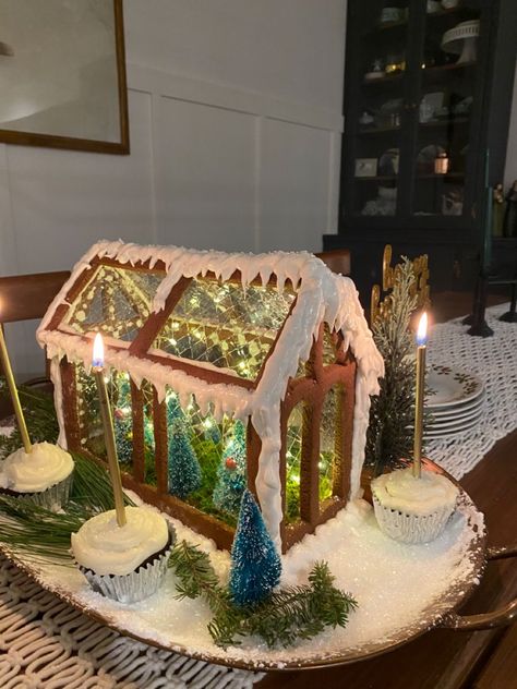 Biscuit House Christmas, Ginger Bread Green House, Fairy House Inspiration, Snowglobe Gingerbread House, Gingerbread Greenhouse Ideas, Gingerbread House Layout, Gingerbread House Garden, Over The Top Gingerbread House, Gingerbread House Homemade