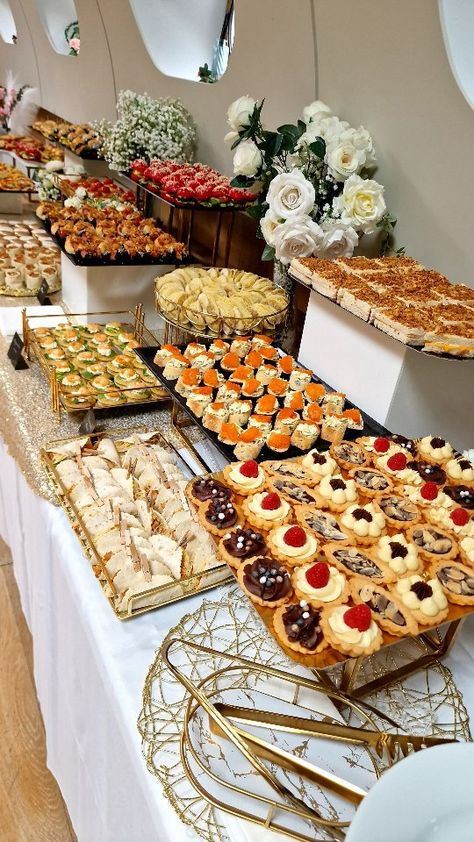 Engagement Buffet, Buffet For Wedding, Wedding Buffet Ideas, Cocktail Buffet, Birthday Buffet, Wedding Catering Ideas, Buffet Wedding, Wedding Buffet Food, Buffet Dessert