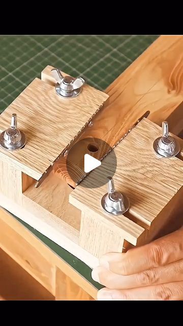 Diy Woodworking Plans Free, Shop Made Tools, Woodworking Crafts To Sell, Quick Wood Projects, Homemade Tools Woodworking, Simple Wood Projects, Small Woodworking Shop Ideas, Custom Woodworking Projects, Chest Woodworking Plans