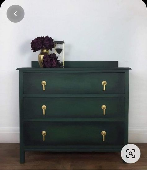 Dark Green Dresser, Gold Chest Of Drawers, Chest Of Drawers Decor, Dresser Ikea, Green Bedroom Furniture, Living Room Chest, Green Painted Furniture, Dark Green Kitchen, Green Dresser