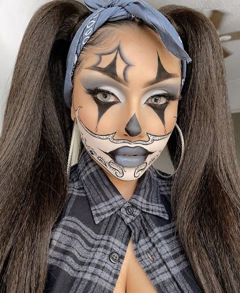 Payasa Chicana Make Up, Chicano Halloween Makeup, Chicano Clown Makeup Men, Chicana Makeup Clown, Chola Halloween Costumes, Cholo Clown Makeup, Payasa Makeup, Chola Clown Makeup, Chicana Clown Makeup