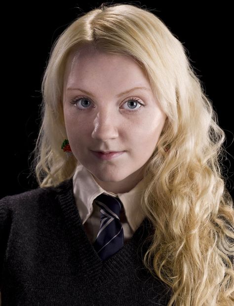 Portrait of Luna Lovegood — Harry Potter Fan Zone Loona Lovegood, Luna Lovegood Hair, Luna Lovegood Wallpaper, Hogwarts Rules, Harry Potter Female Characters, Hery Potter, Luna Lovegood Aesthetic, Harry Potter Luna, Raven Claw