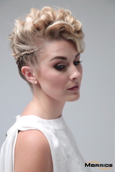 Hairstyles For Pixie Cuts, Prom Hairstyles For Short Hair, Punk Hair, Peinados Fáciles Para Cabello Corto, Medium Hairstyles, Very Short Hair, Short Wedding Hair, Penteado Cabelo Curto, Short Pixie Haircuts