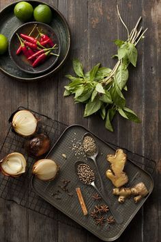 Food Photography Inspiration, Food Props, Food Photography Tips, Food Backgrounds, Photography Food, Spices And Herbs, Food Photography Styling, Thai Recipes, Light Recipes