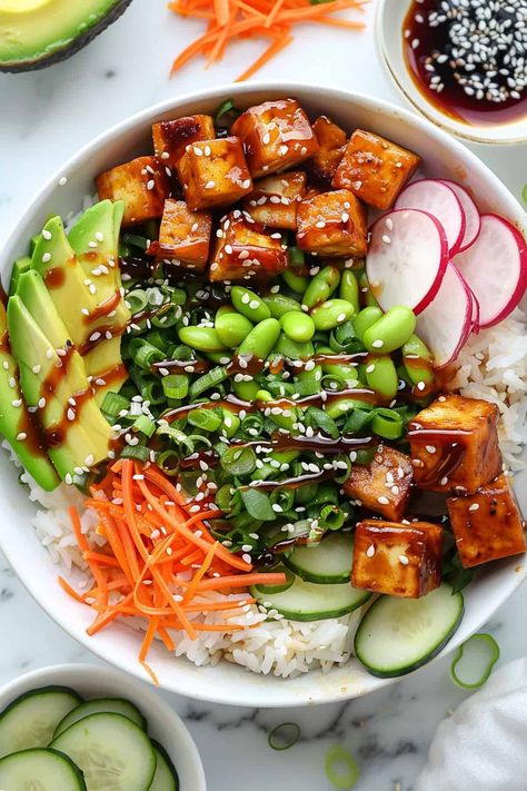 Vegan Poke Bowl - The Daily Dish Healthy Food Bowls Aesthetic, Vegan Asian Bowl, Vegan Glow Bowl, Mexi Bowl Recipes, Salad Bowls Recipes, Poke Bowl Vegetarian, Hawaii Poke Bowl, Poke Bowl Menu, Vegetarian Poke Bowl