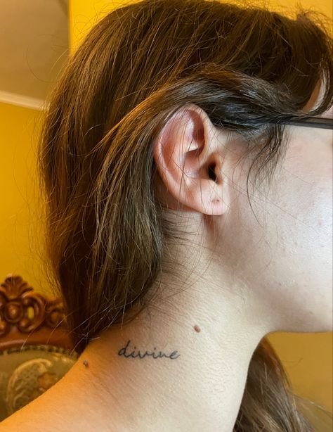 Divine Neck Tattoo, Tattoo Back Of Neck, Divine Tattoo, Tattoos Neck, Tattoo Back, Neck Tattoo, Back Tattoo, Small Tattoos, Piercings