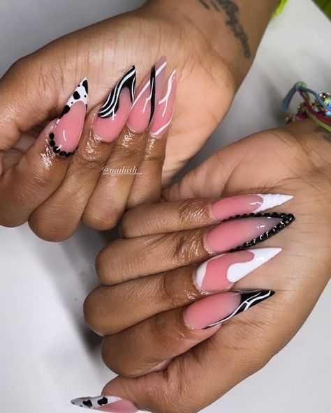 📍Willowbrook, Houston Tx on Instagram: "🖤  #houston #houstonnails #houstonnailtech #houstonnailsalon #nails #instagramnails #naillife #houston #houstontx #nails-design #nail-art #nail #nailpolish" Houston Nail Ideas, Houston Astros Nail Designs, Houston Theme Tattoo, Dope Nail Designs Fall 2024, Fall Stilleto Nails 2024, Nail Designs Fall 2024, December Dip Nails, Short Dope Nails, Bright Nails Neon