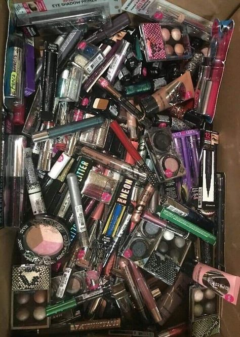 Mixed Makeup, Makeup Collage, Makeup Beauty Room, Makeup Collection Goals, Face Nails, Hard Candy Makeup, Alat Makeup, Wholesale Makeup, Gloss Labial