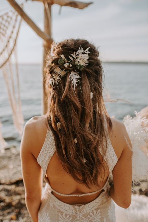 Half up beachy boho bride hair; succulents, dried straw flowers, dried bleached ferns and more incorporated into this beautuful style! Boho Wedding Hair Half Up, Beachy Wedding Hair, Hippie Wedding Hair, Boho Bride Hair, Boho Bridesmaid Hair, Bride Hair Flowers, Bridesmaid Hair Flowers, Bridal Hair Half Up, Floral Bridal Hair