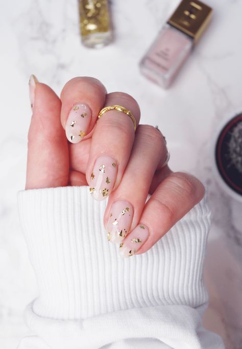 Dainty Gold Leaf Nails Ongles Gel Violet, Matte Nail Art, Star Nail Art, Stiletto Nail Art, Nagel Tips, Stiletto Nails Designs, Christmas Nail Art Designs, Super Nails, Ideas Nails